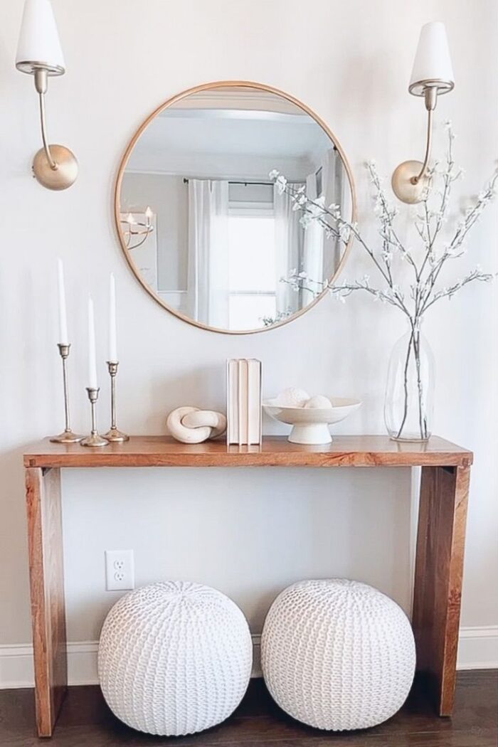 20 Best Small Entryway Table Decor Ideas For a Warm Welcome