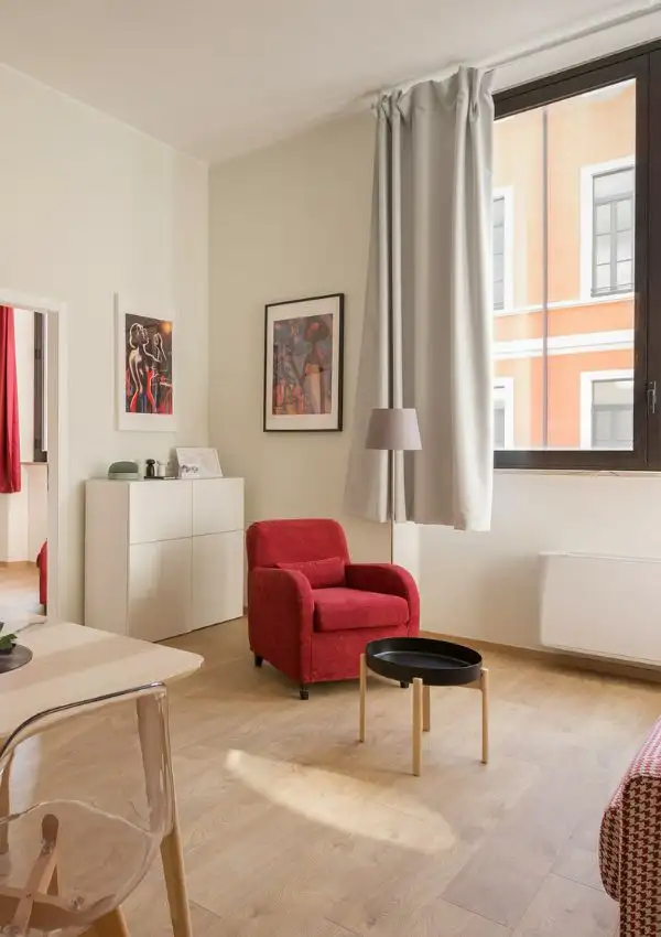 How to Maximize Natural Light in A Studio Apartment: 12 Ways