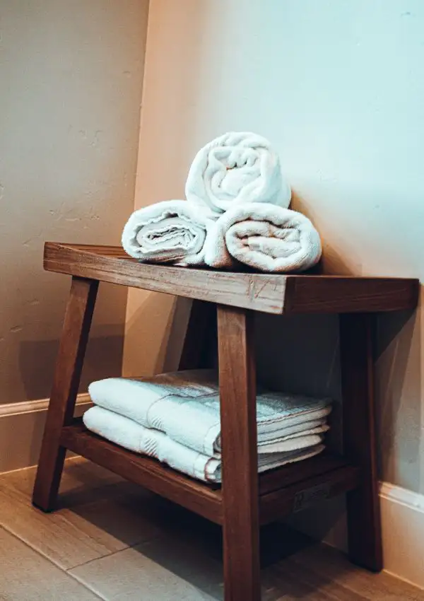 bathroom stool decor ideas