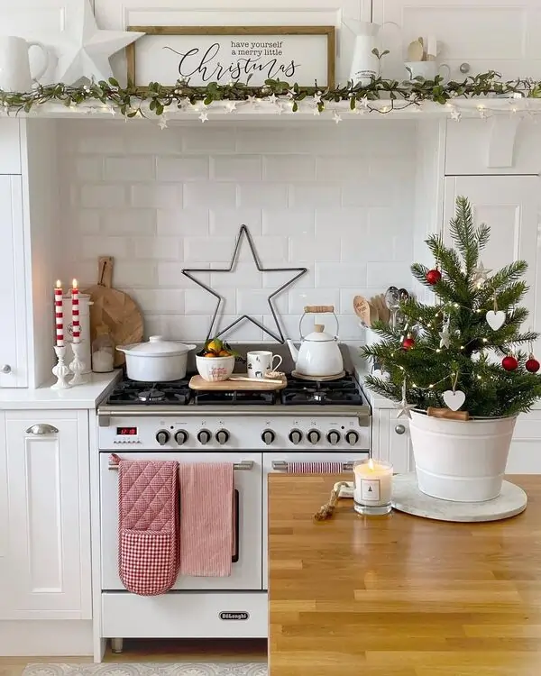 how to decorate kitchen cabinets for Christmas