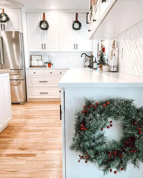 how to decorate kitchen cabinets for Christmas