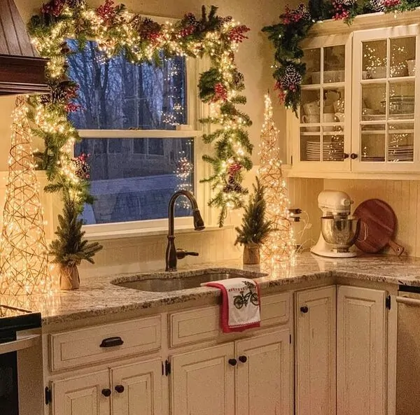 how to decorate kitchen cabinets for Christmas