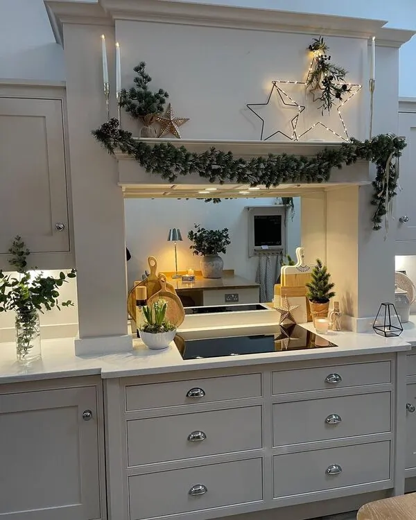 how to decorate kitchen cabinets for Christmas