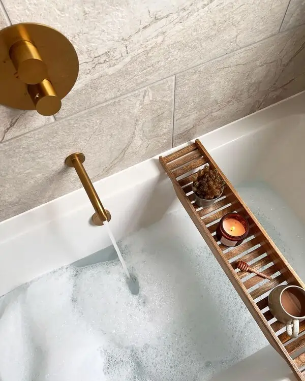 bathtub tray decor ideas