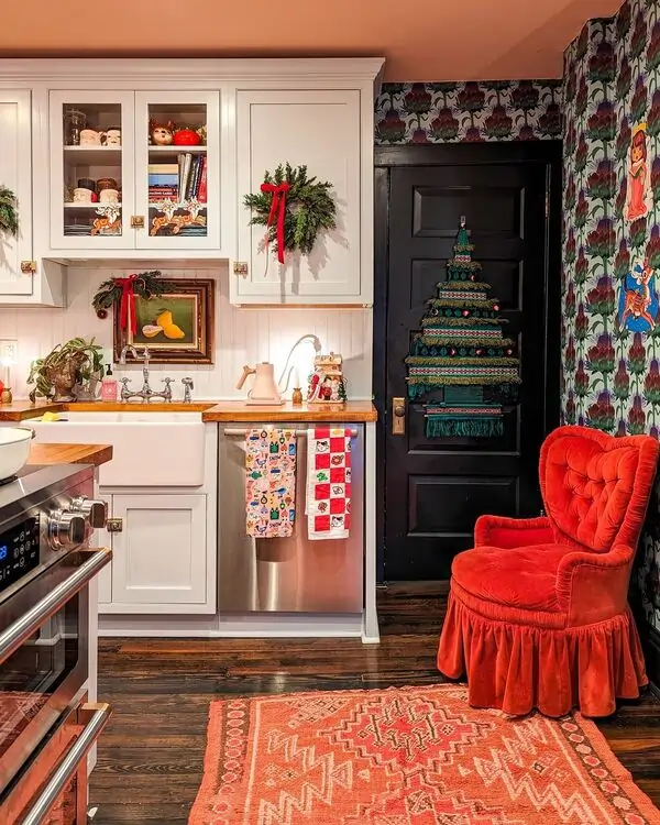 how to decorate kitchen cabinets for Christmas