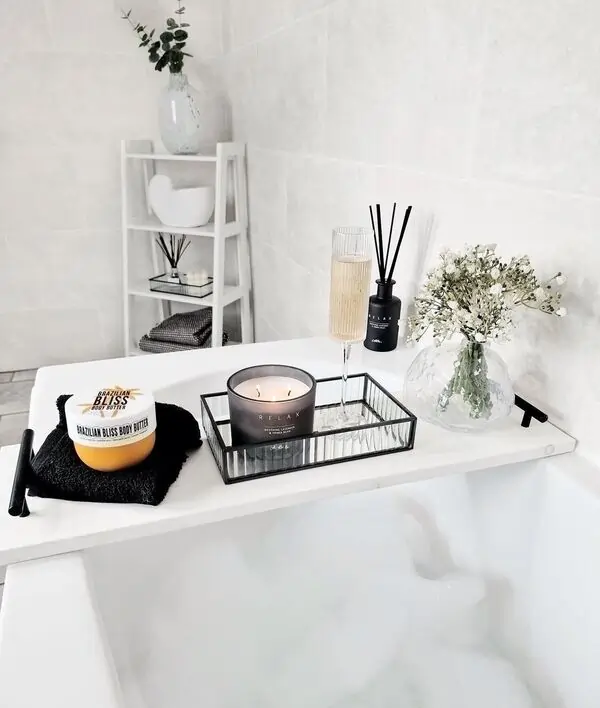 how to decorate a bathtub tray