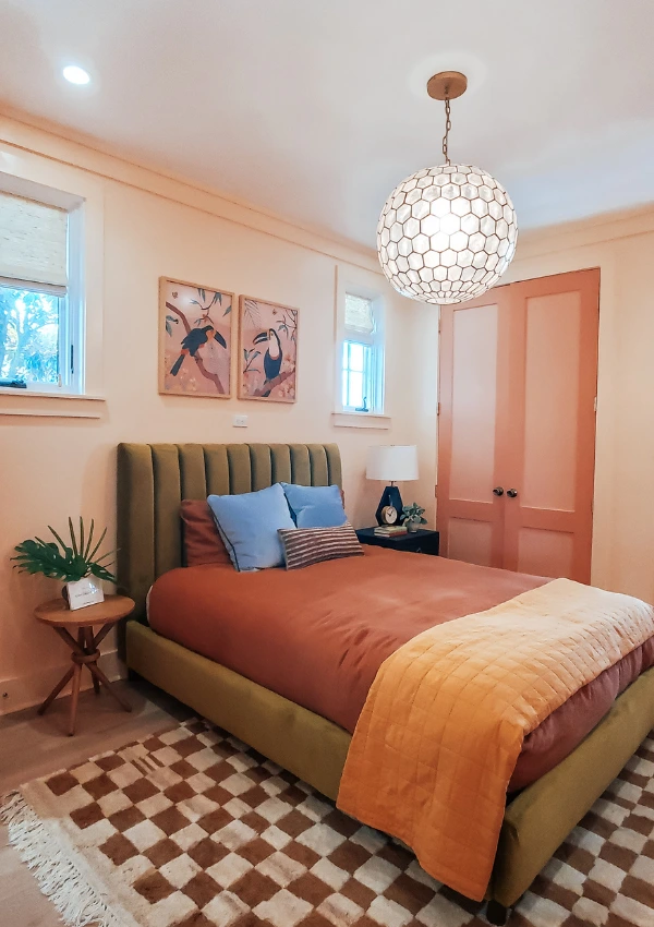 how to make bed look luxurious     