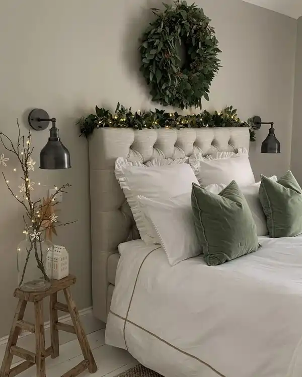 minimal christmas decor ideas for bedroom