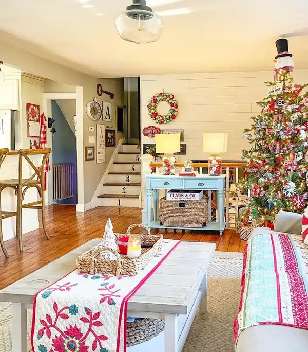 red and white Christmas living room decor ideas