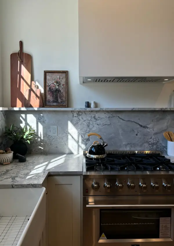 how to style floating shelves in kitchen 
