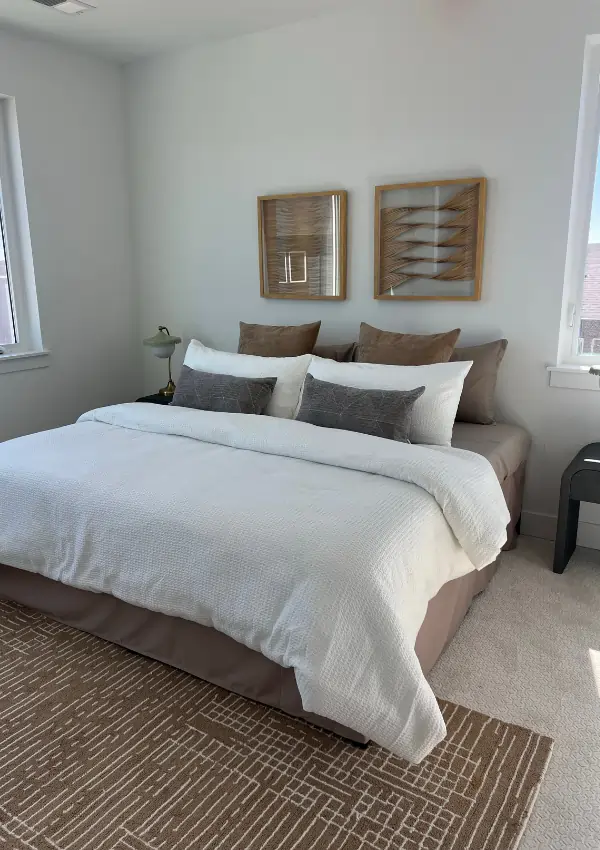 how to make a small bedroom look bigger    