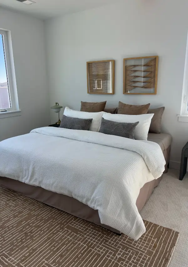 How to Make Your Bedroom Feel Like a Hotel: 15+ Tips