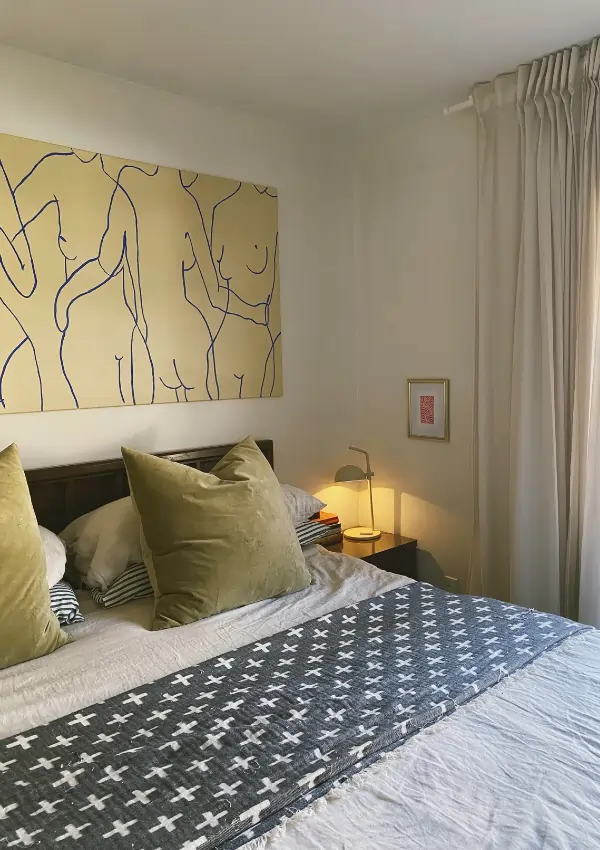 how to make your bedroom look like hotel room 